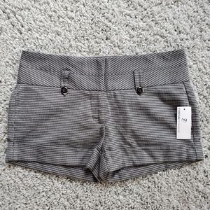 Foreign Exchange Houndstooth Business Shorts Size Small